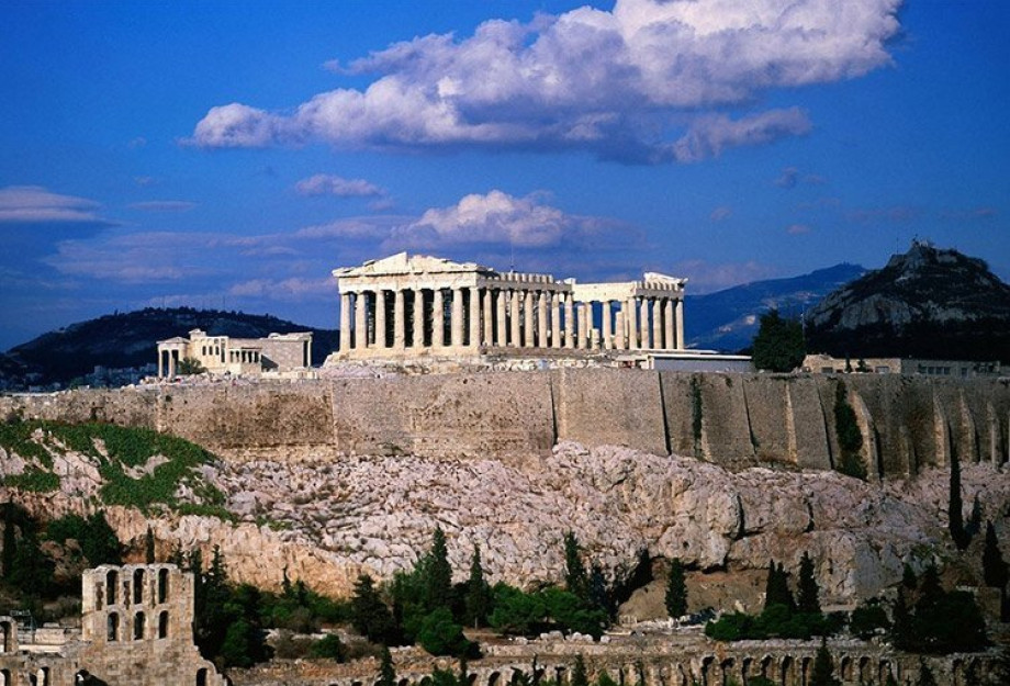 Εσείς ξέρετε γιατί πάνω από την Ακρόπολη δεν πετάνε πουλιά;