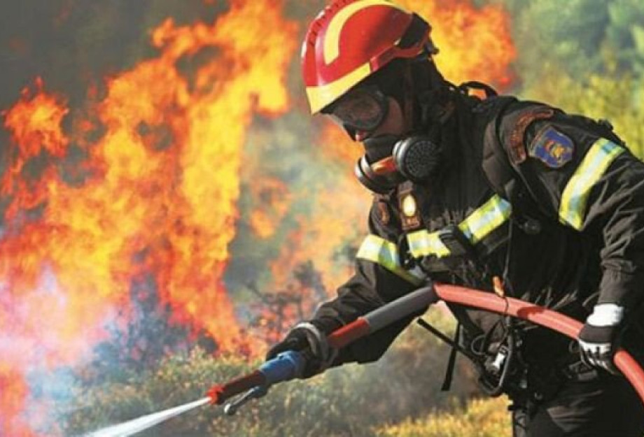 Λάρισα: Συναγερμός για φωτιά στην Εθνική Οδό - Κατακαίει στο πρανές Λάρισα: Συναγερμός για φωτιά στην Εθνική Οδό - Κατακαίει στο πρανές