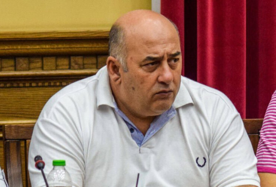 Γιώργος Καδής: Eμείς φταίμε που «μείναμε» από εργολάβο! Γιώργος Καδής: Eμείς φταίμε που «μείναμε» από εργολάβο!