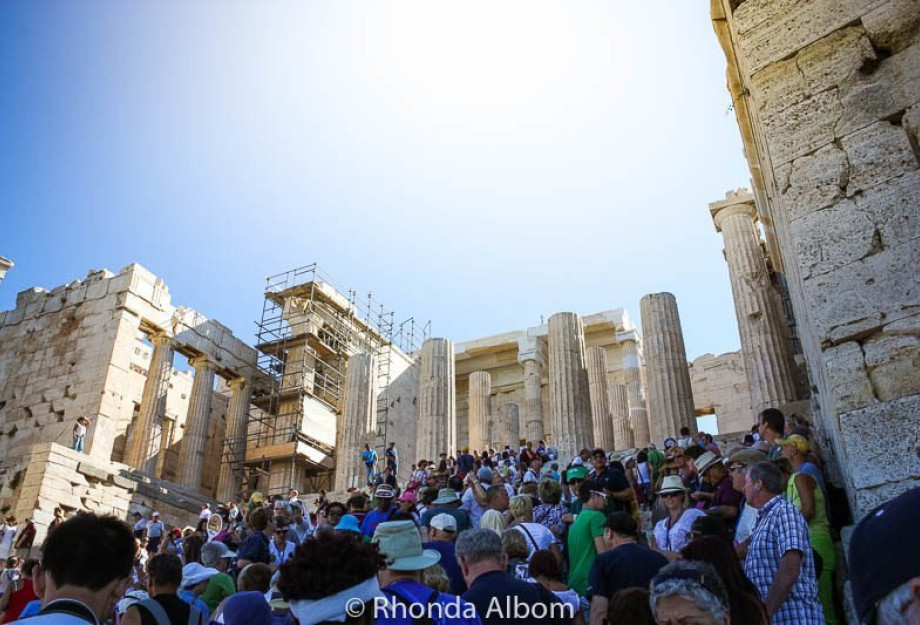 Πόσα υγιή χρόνια ζουν γυναίκες και άνδρες στην Ελλάδα - Σύγκριση με την Ευρώπη [πίνακες]