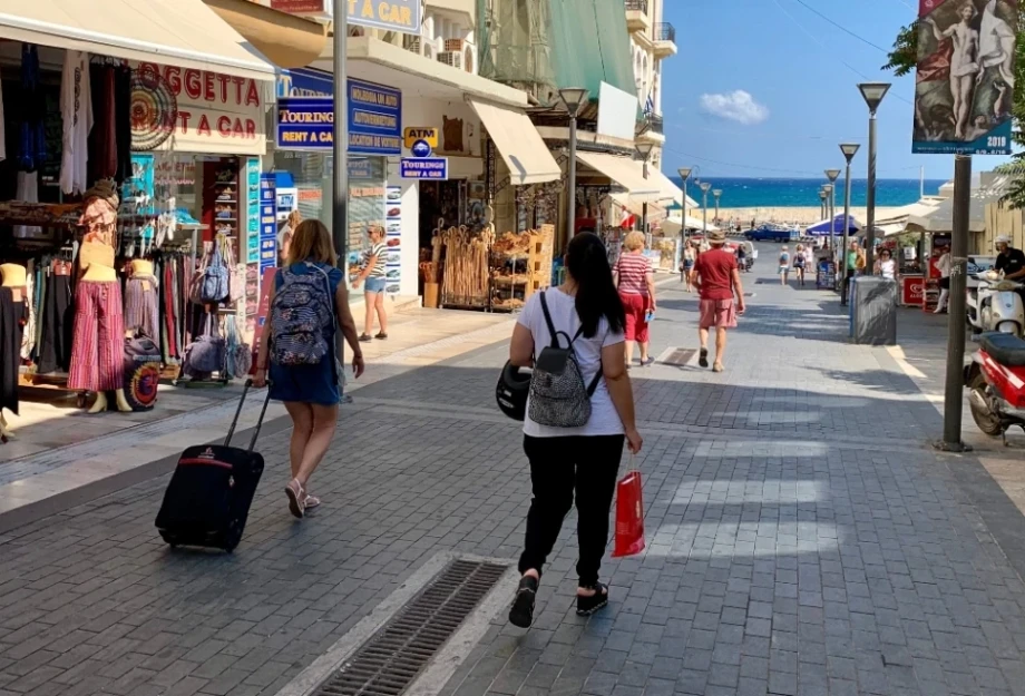 Ηράκλειο: Επιχειρηματίας πήρε χρήματα από Ισραηλινούς τουρίστες για να τους κάνει εκδρομή και εξαφανίστηκε