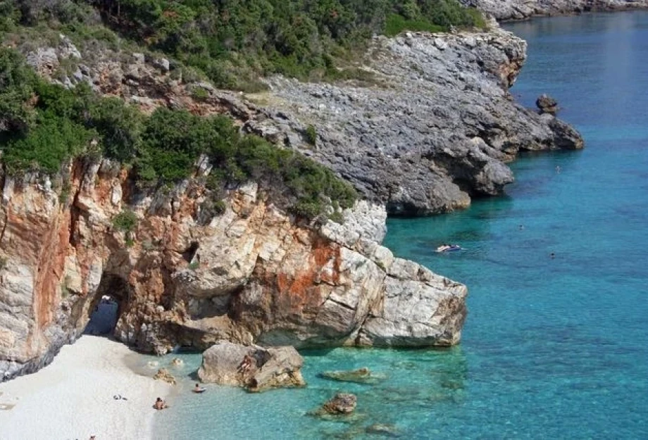 Άγριος καβγάς σε παραλία στο Πήλιο – Τρεις συλλήψεις Άγριος καβγάς σε παραλία στο Πήλιο – Τρεις συλλήψεις