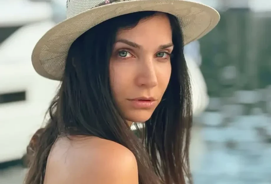 Η Κατερίνα Γερονικολού φωτογραφήθηκε πάνω σε γιοτ στις διακοπές της στην Ιθάκη Η Κατερίνα Γερονικολού φωτογραφήθηκε πάνω σε γιοτ στις διακοπές της στην Ιθάκη