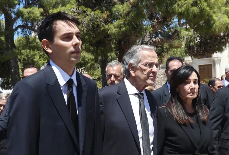 Το αντίο του Α. Σαμαρά στην κόρη του: Ευχαριστώ τον Θεό που μας έδωσε αυτό το δώρο για 34 χρόνια Το αντίο του Α. Σαμαρά στην κόρη του: Ευχαριστώ τον Θεό που μας έδωσε αυτό το δώρο για 34 χρόνια