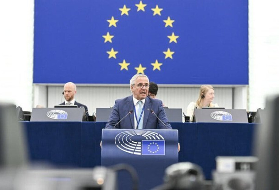 Γιάννης Μανιάτης: Μας κοροϊδεύουν με τον νέο Ευρωπαϊκό Προϋπολογισμό Γιάννης Μανιάτης: Μας κοροϊδεύουν με τον νέο Ευρωπαϊκό Προϋπολογισμό