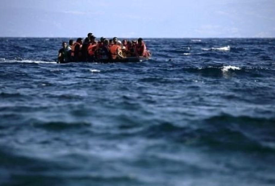 54 μετανάστες νεκροί μετά το ναυάγιο του σκάφους που τους μετέφερε 54 μετανάστες νεκροί μετά το ναυάγιο του σκάφους που τους μετέφερε