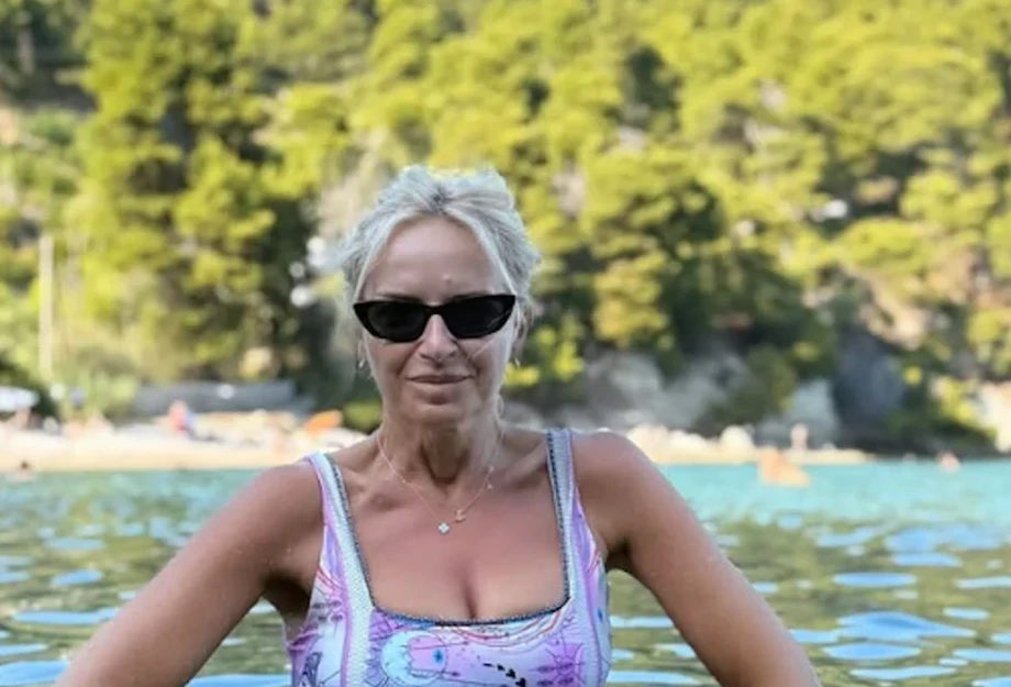 Μαρία Μπεκατώρου: Οι διακοπές στην Αλλόνησο και οι βουτιές σε καταγάλανα νερά