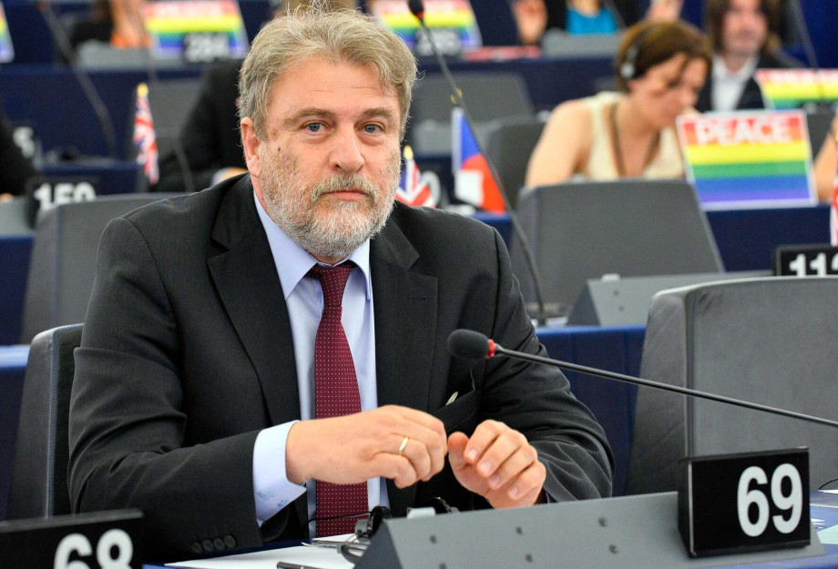 Νότης Μαριάς: Γιατί δεν εφαρμόζεται το Ουκρανικό μοντέλο και για όσους πρόσφυγες φτάνουν στην Κρήτη; Νότης Μαριάς: Γιατί δεν εφαρμόζεται το Ουκρανικό μοντέλο και για όσους πρόσφυγες φτάνουν στην Κρήτη;