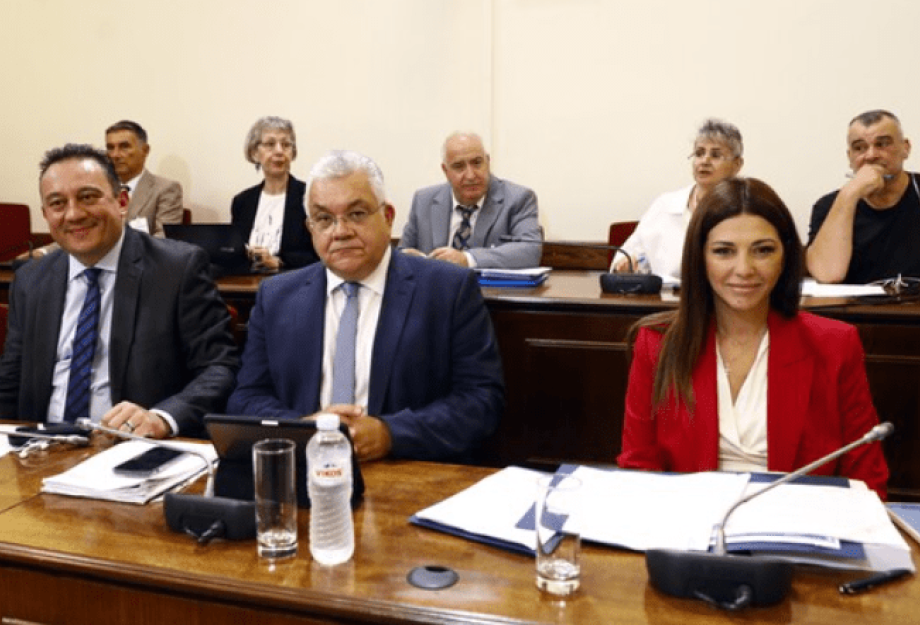 Σοφία Ζαχαράκη-Κοινωνία και Πολιτεία οι θεματοφύλακες της ασφάλειας και της ελευθερίας στα δημόσια Πανεπιστήμια Σοφία Ζαχαράκη-Κοινωνία και Πολιτεία οι θεματοφύλακες της ασφάλειας και της ελευθερίας στα δημόσια Πανεπιστήμια