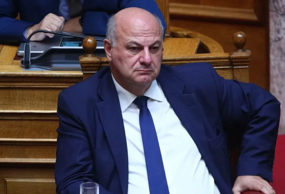 «Καίει» η θέση του Τσιάρα - Κανείς βουλευτής δεν θέλει την θέση του Υπουργού Αγροτικής Ανάπτυξης «Καίει» η θέση του Τσιάρα - Κανείς βουλευτής δεν θέλει την θέση του Υπουργού Αγροτικής Ανάπτυξης
