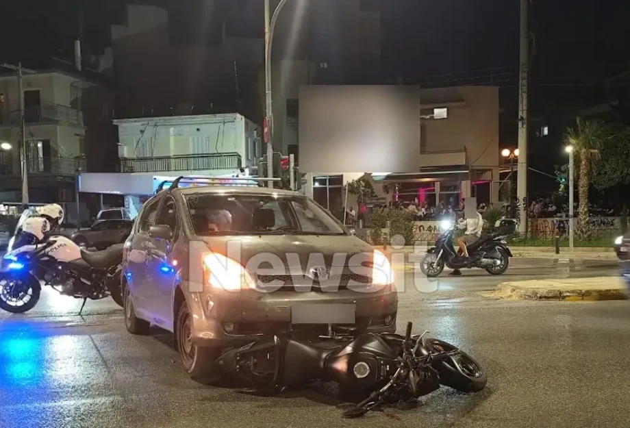Τροχαίο με μηχανάκι και αυτοκίνητο στη λεωφόρο Αμφιθέας