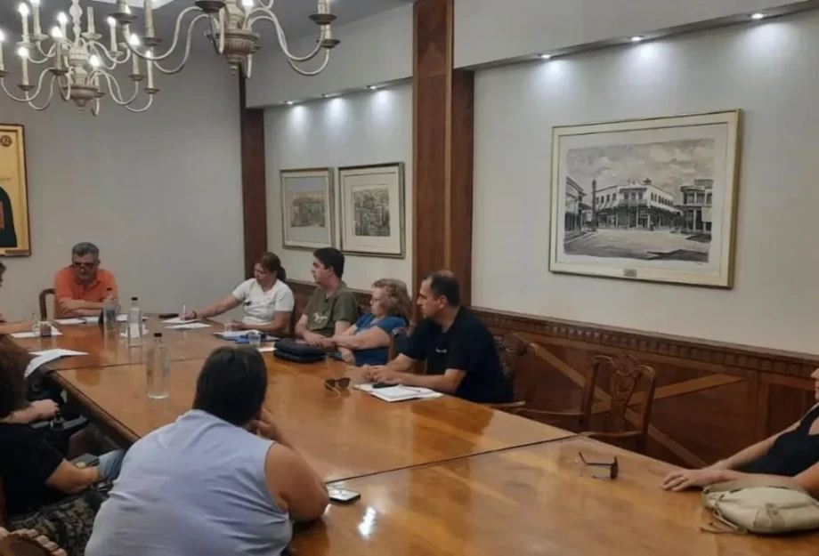 Συνάντηση Μητλιάγκα με εκπροσώπους φορέων ΑμεΑ για τις δημόσιες θέσεις στάθμευσης της πόλης των Σερρών Συνάντηση Μητλιάγκα με εκπροσώπους φορέων ΑμεΑ για τις δημόσιες θέσεις στάθμευσης της πόλης των Σερρών