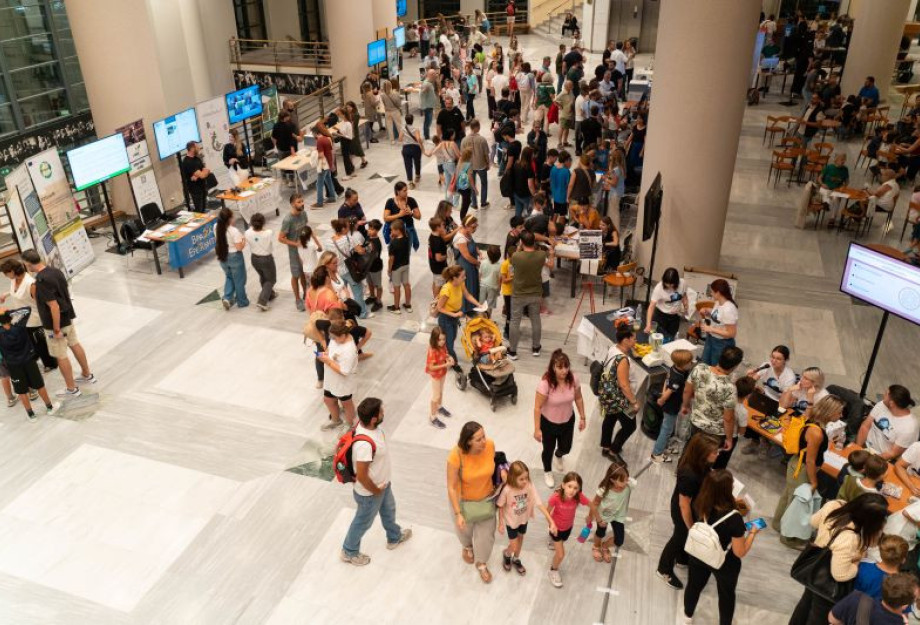 Στη Βραδιά του Ερευνητή στη Θεσσαλονίκη -Η τεχνολογική έρευνα συνάντησε την κοινωνία Στη Βραδιά του Ερευνητή στη Θεσσαλονίκη -Η τεχνολογική έρευνα συνάντησε την κοινωνία