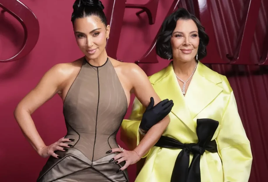 The Kardashians: Μαμά και κόρη στο κόκκινο χαλί – δεν μπορούμε να αποφασίσουμε ποια ήταν πιο εντυπωσιακή!