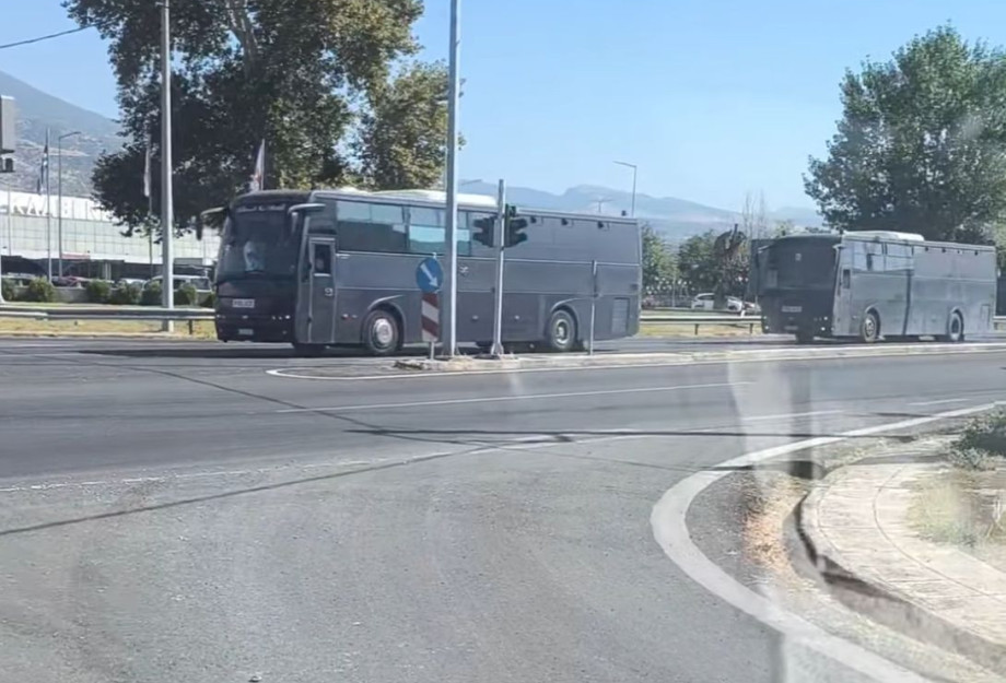 «Φούλαραν» οι δομές μεταναστών σε Σέρρες και Κλειδί