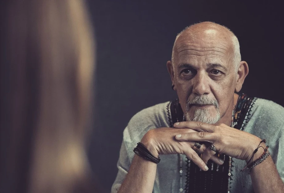 Κιμούλης: Το πιο επικίνδυνο είναι να μην σε αναγκάσει η χυδαιότητα των άλλων να γίνεις & εσύ χυδαίος Κιμούλης: Το πιο επικίνδυνο είναι να μην σε αναγκάσει η χυδαιότητα των άλλων να γίνεις & εσύ χυδαίος