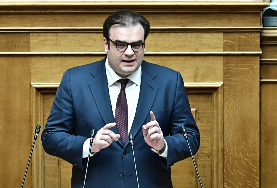 Κυριάκος Πιερρακάκης-Η στήριξη της μεσαίας τάξης ταυτίζεται με τη στήριξη της οικογένειας Κυριάκος Πιερρακάκης-Η στήριξη της μεσαίας τάξης ταυτίζεται με τη στήριξη της οικογένειας