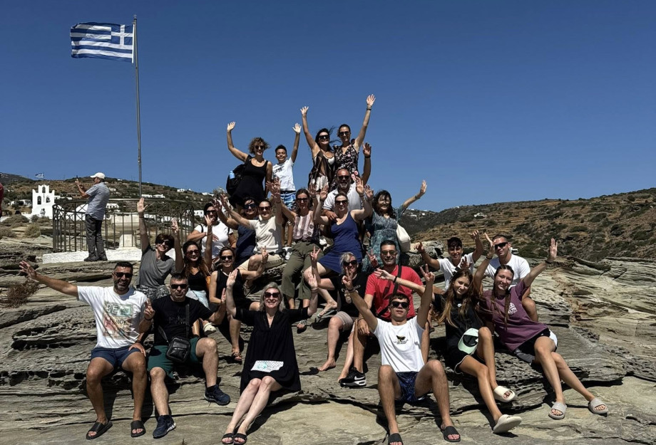 Σέρρες - Ο Πολιτιστικός Σύλλογος Μικρασιατών Αγίου Ιωάννη στο γραφικό νησί της Σίφνου