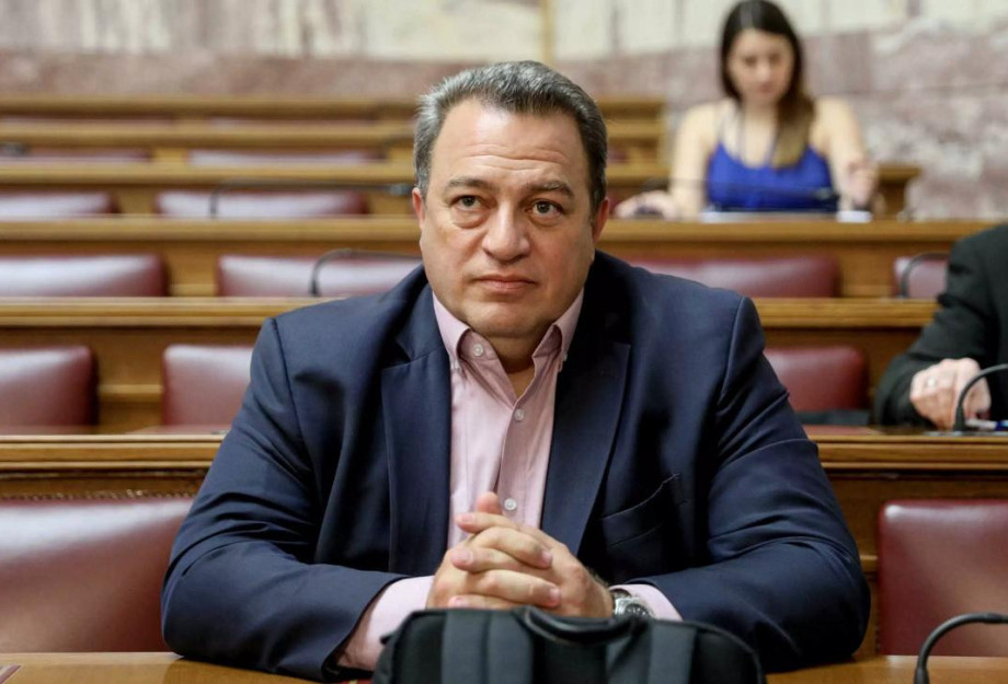 Βυθισμένος στο πένθος ο βουλευτής Ευρυπίδης Στυλιανίδης και η οικογένειά του Βυθισμένος στο πένθος ο βουλευτής Ευρυπίδης Στυλιανίδης και η οικογένειά του