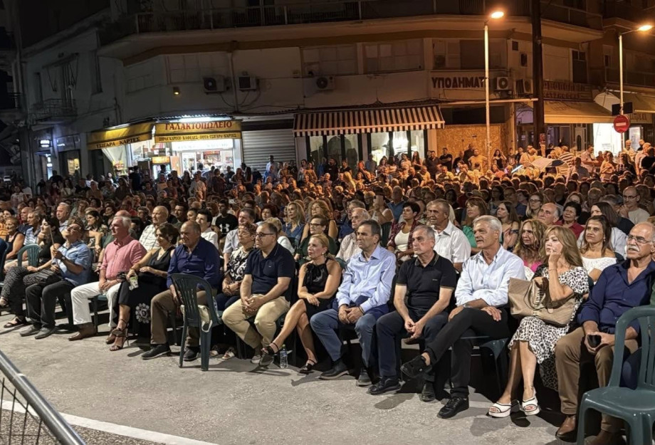 Γερακίνεια: “Βούλιαξε” η Νιγρίτα στη συναυλία των αδελφών Διονυσίου Γερακίνεια: “Βούλιαξε” η Νιγρίτα στη συναυλία των αδελφών Διονυσίου
