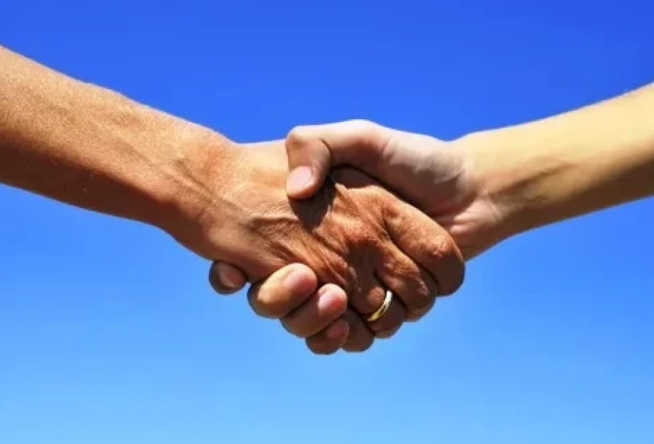 Πες μου πως χαιρετάς να σου πω τι θα πάθεις