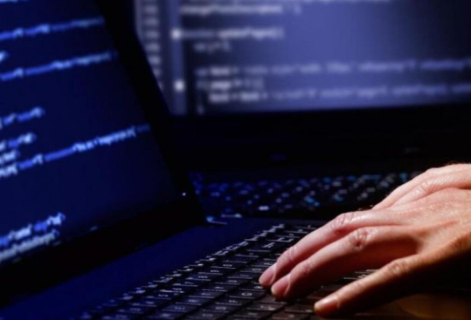 Υπάλληλος της Yahoo χάκαρε 6.000 λογαριασμούς αναζητώντας γυμνές φωτογραφίες Υπάλληλος της Yahoo χάκαρε 6.000 λογαριασμούς αναζητώντας γυμνές φωτογραφίες