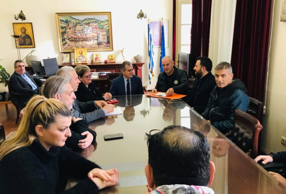 Αντικαπνιστικός νόμος: Συνάντηση Ένωση Εστιατόρων Ν. Σερρών-Αντιπεριφερειάρχη! Αντικαπνιστικός νόμος: Συνάντηση Ένωση Εστιατόρων Ν. Σερρών-Αντιπεριφερειάρχη!
