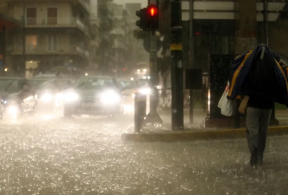 Κακοκαιρία Adel: Σφοδρή βροχόπτωση στην Αττική - Πού υπάρχουν προβλήματα στους δρόμους