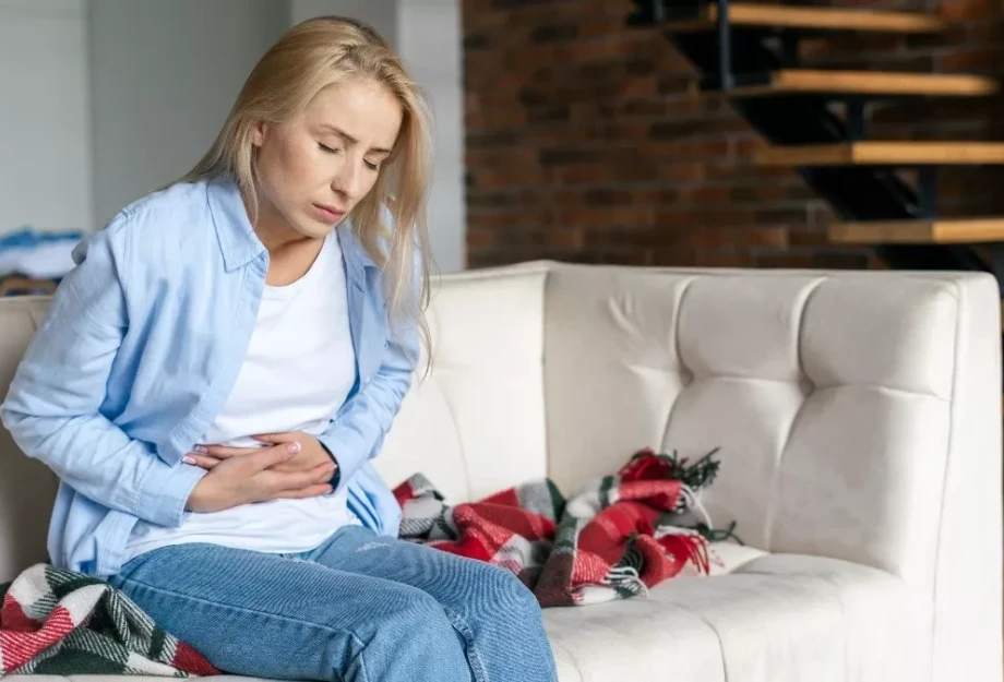 Καρκίνος παχέος εντέρου: «Θερίζει» στους κάτω των 40 – Τα σημάδια που δεν πρέπει να αγνοήσετε σύμφωνα με την παθολόγο