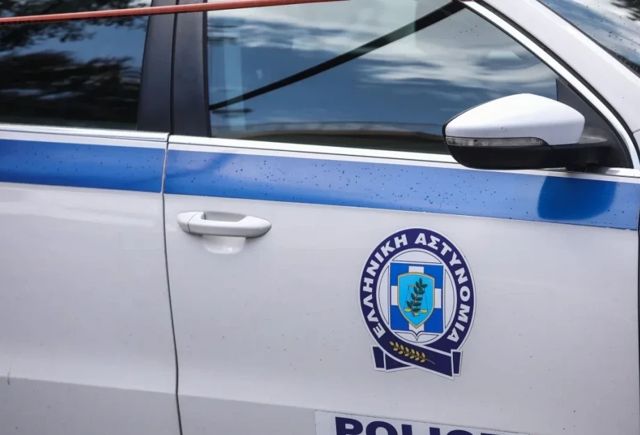 Αιγάλεω: Άγριο ξύλο σε προαύλιο του σχολείου – 16χρονη κατέληξε στο νοσοκομείο με κολάρο στον αυχένα