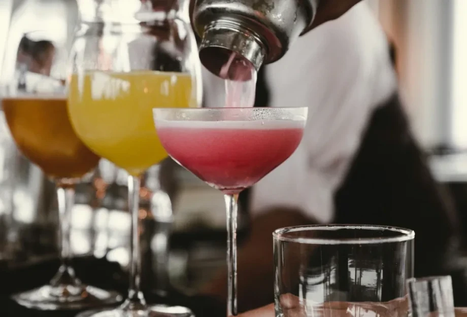 Θεσσαλονίκη: Εντοπίστηκαν δύο ανήλικες σε κατάσταση μέθης - Στο νοσοκομείο η μία εκ των δύο