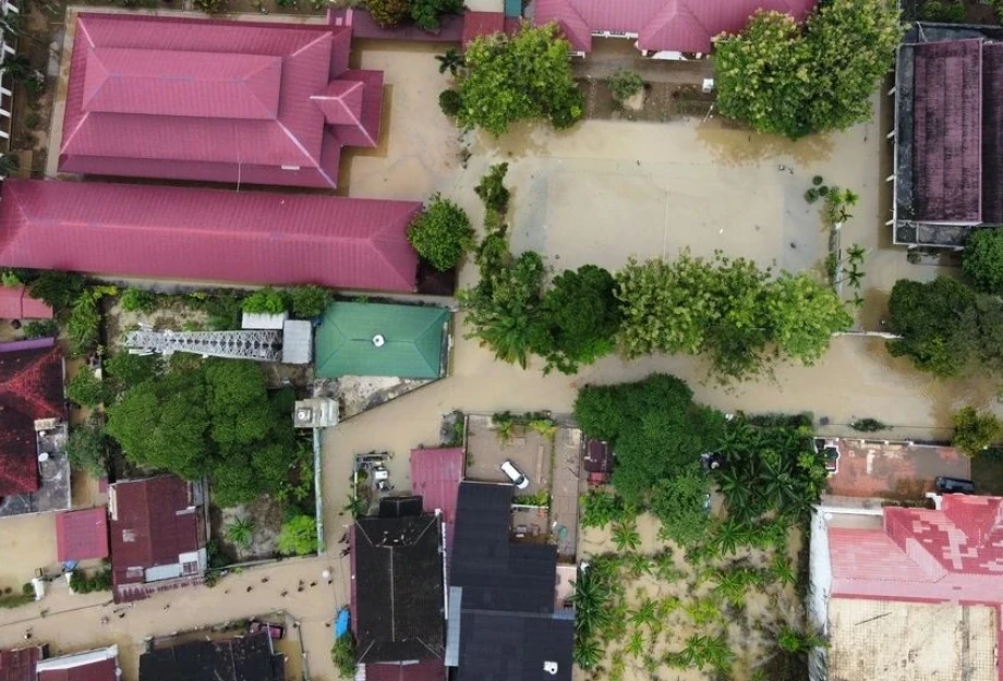 Ανείπωτη καταστροφή στην Ινδονησία: Σχεδόν 800 νεκροί από την τροπική καταιγίδα