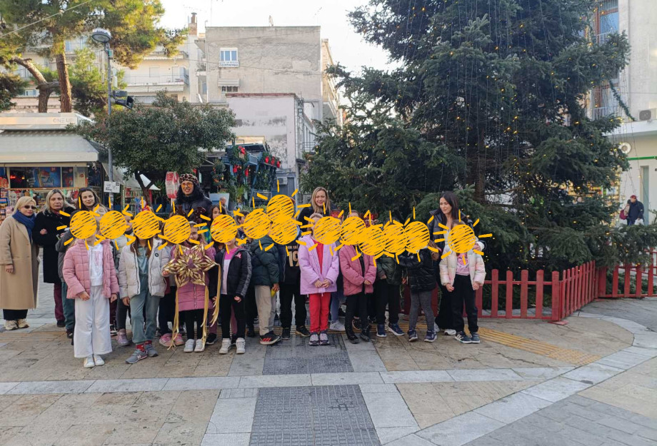 Πολιτεία των Ευχών: Μαθήτριες και μαθητές στολίζουν το Δέντρο των Παραμυθιών