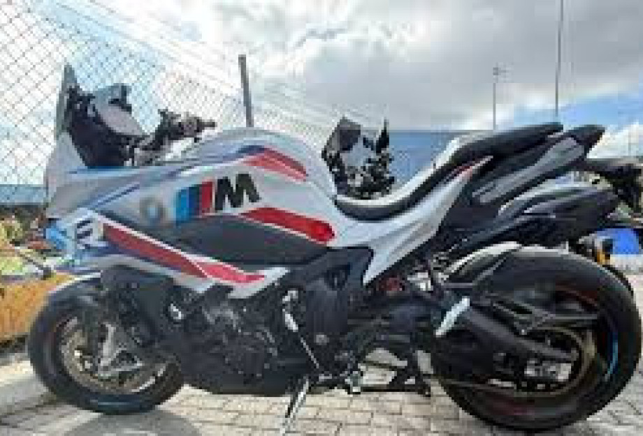 Αττική Οδός: Ταυτοποιήθηκαν δύο άτομα που έτρεχαν με ιλιγγιώδη ταχύτητα και ανέβασαν το βίντεο στα social media