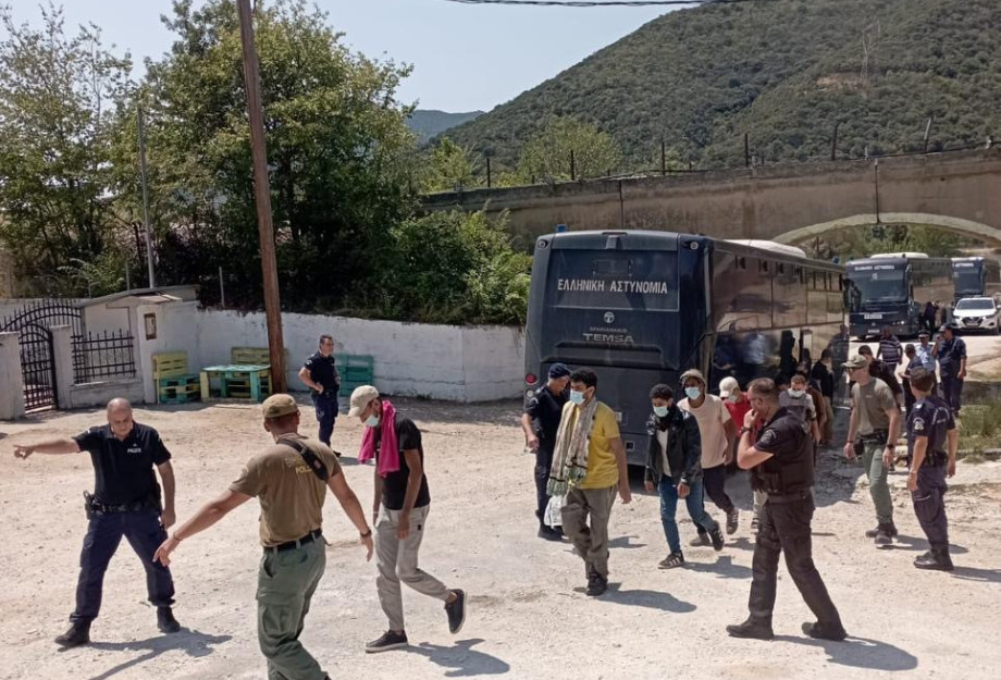 Δομή Σιντικής : 29 συλλήψεις , 2 αστυνομικοί ελαφρά τραυματίες