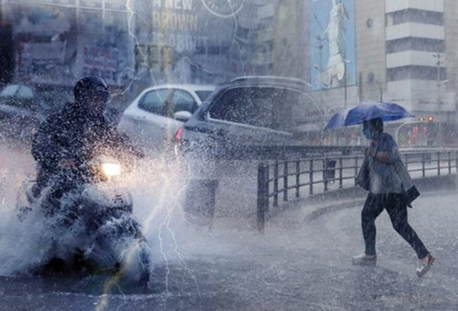 Καιρός: Ισχυρές βροχές και καταιγίδες μέχρι την Τρίτη σε δυτικά, Δωδεκάνησα και Θράκη – Επικαιροποιήθηκε το έκτακτο δελτίο επιδείνωσης