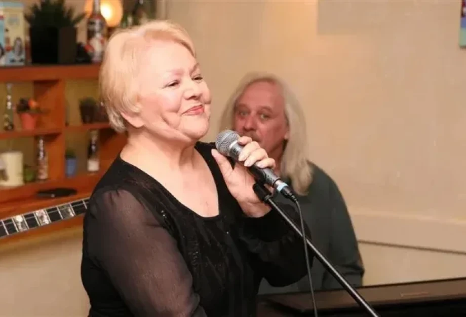 Η Μαίρη Λίντα γίνεται 90 χρονών - Οι επιτυχίες, οι γάμοι και η ζωή σήμερα στο γηροκομείο