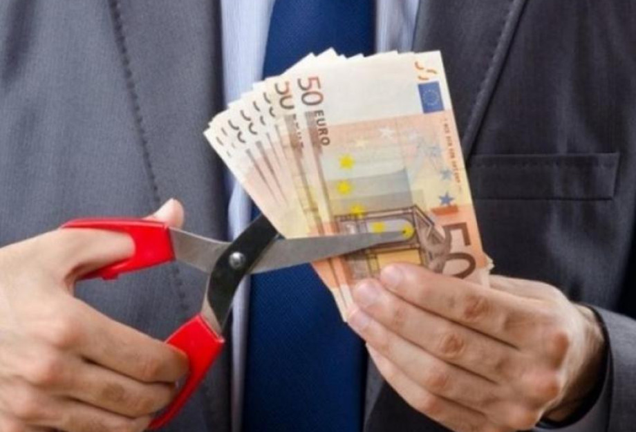 ΟΟΣΑ: Φρένο στην αύξηση των μισθών στην Ελλάδα η οποία βρίσκεται στον πάτο της ΕΕ