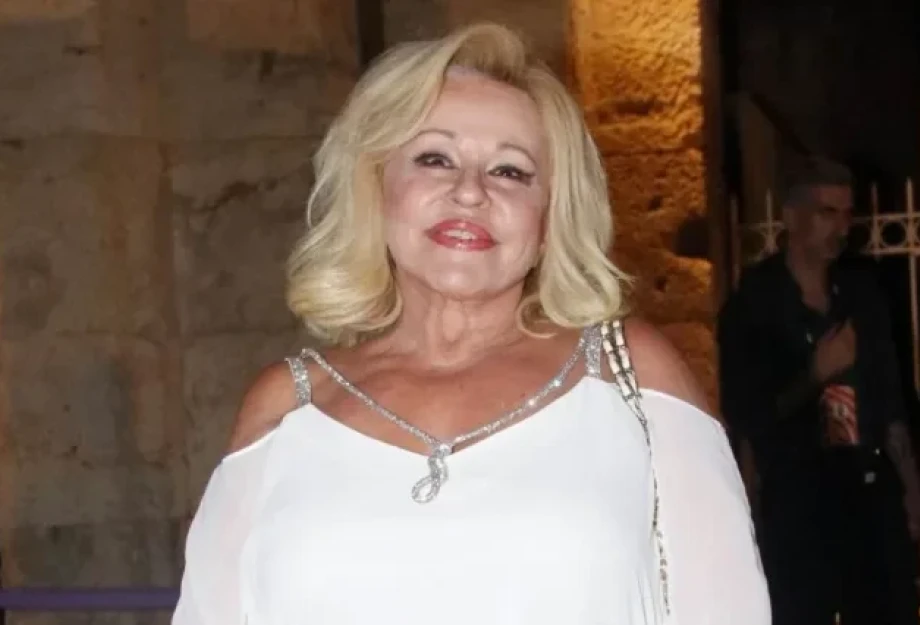 Μπέσσυ Αργυράκη: Η αλλαγή στην εικόνα της και η αποκάλυψη για την Εβελίνα: «Έχει χάσει 10 κιλά» Μπέσσυ Αργυράκη: Η αλλαγή στην εικόνα της και η αποκάλυψη για την Εβελίνα: «Έχει χάσει 10 κιλά»