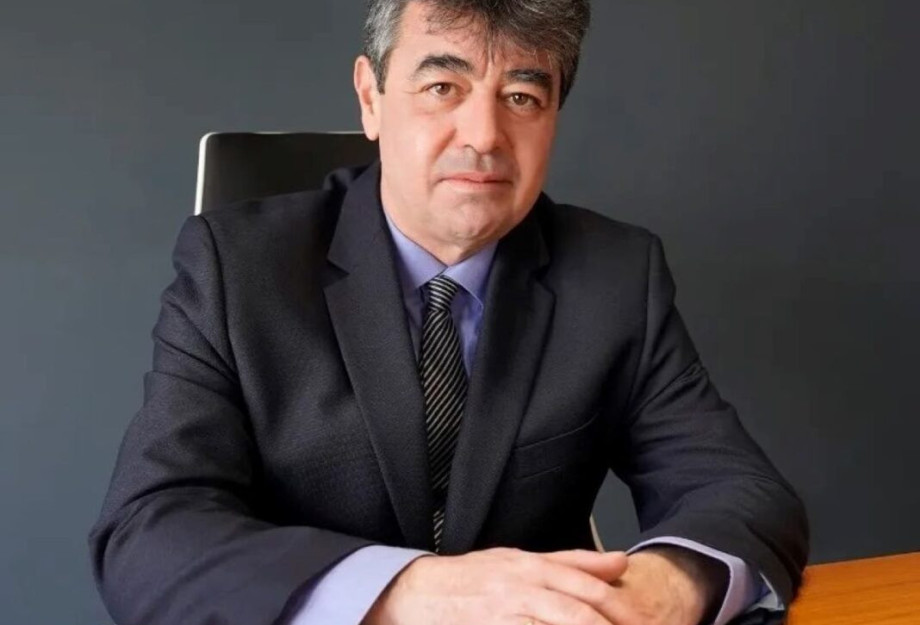 Ο Χαράλαμπος Μπιλλίνης σε ρόλο Τσιόδρα για την ευλογιά Ο Χαράλαμπος Μπιλλίνης σε ρόλο Τσιόδρα για την ευλογιά