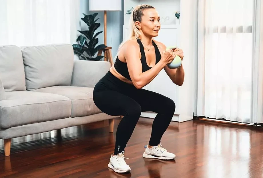 5 κλασικές ασκήσεις που διαλύουν το λίπος στην κοιλιά – Ιδανικές για 50χρονους