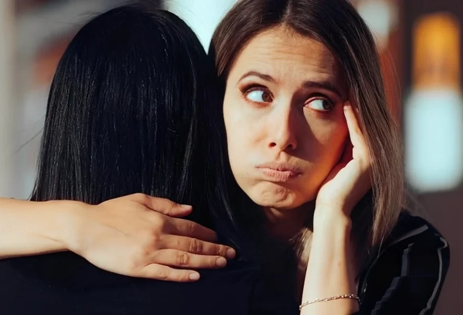 Τι σημαίνει να ξεχνάς το όνομα ορισμένων ανθρώπων, σύμφωνα με την ψυχολογία