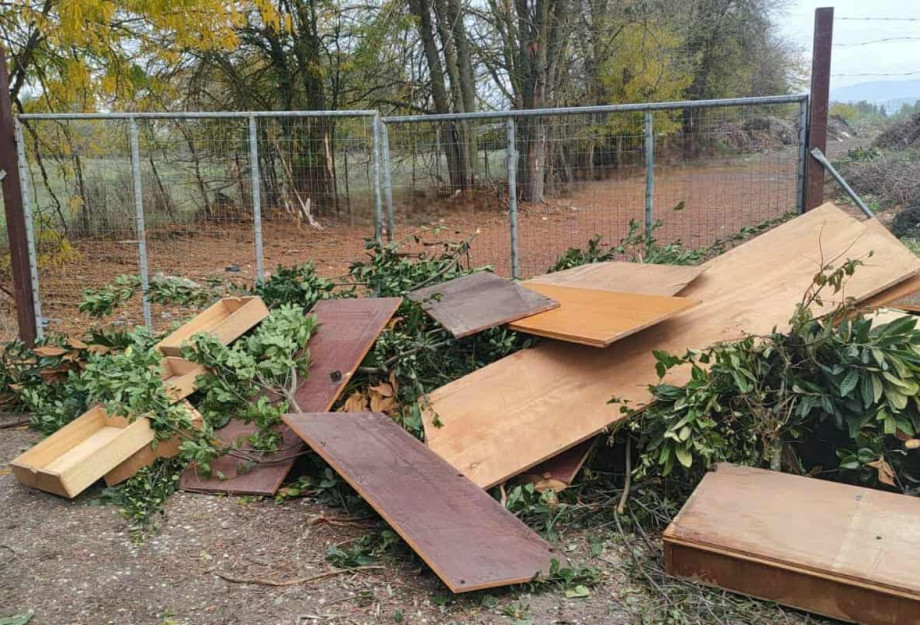 Δήμος Σερρών -Απαγορεύεται η αυθαίρετη ρίψη κλαδιών και επίπλων στην είσοδο του χώρου προσωρινής αποθήκευσης φυτικών υπολειμμάτων