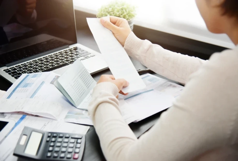 Διπλή ρύθμιση ανάσα για χιλιάδες επαγγελματίες και νοικοκυριά: Τέλος η «ομηρία» από χρέη