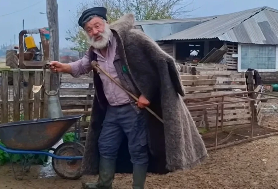 Τραγικό: Κατέρρευσε ο κτηνοτρόφος που αποχαιρέτησε με δάκρυα τα 450 πρόβατά του, νοσηλεύεται στα Γιαννιτσά με συμπτώματα εγκεφαλικού