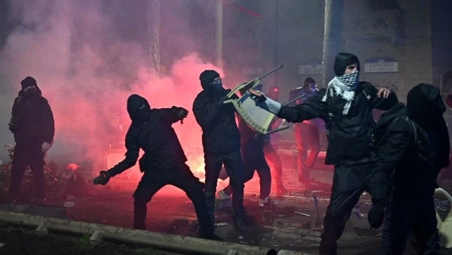 Επεισόδια στο Τορίνο: Συνελήφθη νεαρός για την επίθεση με σφυρί σε βάρος αστυνομικού