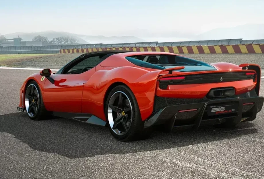 Πόσες Ferrari έχουν πουληθεί φέτος στην Ελλάδα;