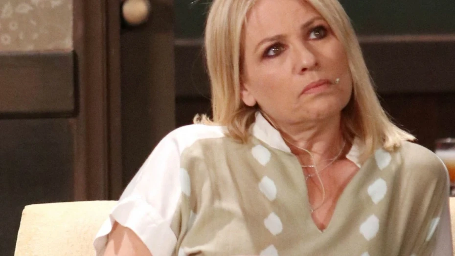 Έξαλλη η Τουμασάτου: «Θα ήθελα να αποχωρήσει χθες η Ελλάδα από την Eurovision – Εγώ θα ντρεπόμουν»