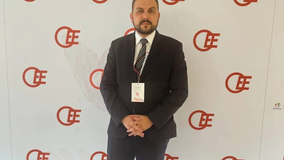 Για να προστατεύψει τη φήμη, την τιμή και την οικογένειά του στη δικαιοσύνη θα προσφύγει ο Νίκος Ατζιαμής