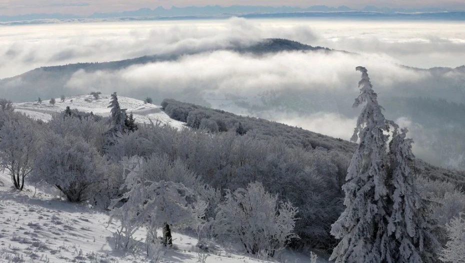 Μειώνονται οι πτήσεις προς το Παρίσι την Κυριακή λόγω χιονιού και παγετού